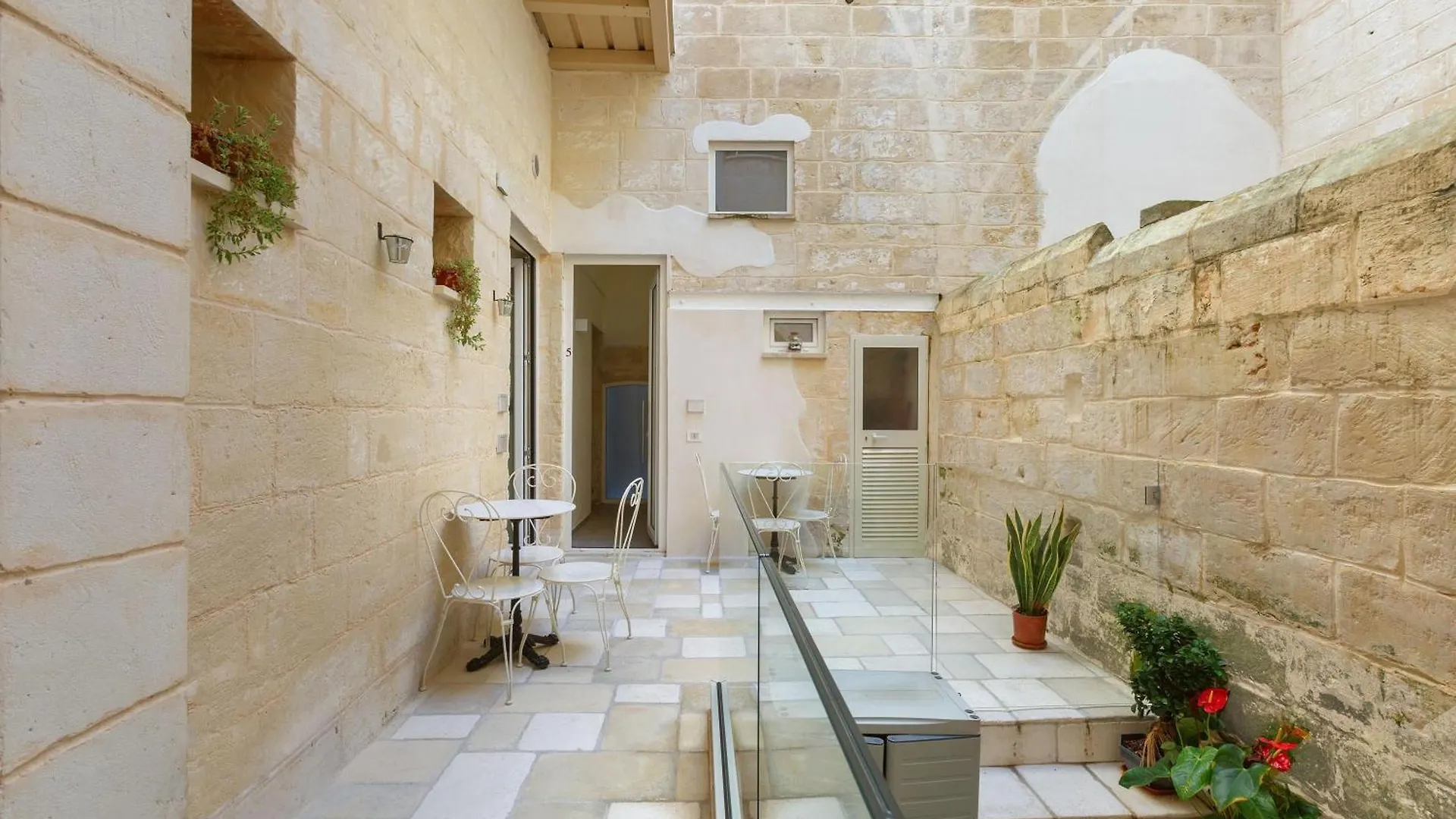 Hotel Liberty Barocco Lecce 0*,  Italia